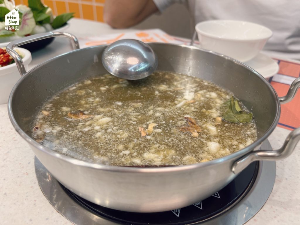 天天泰泰式火鍋｜綠咖喱椰奶鍋