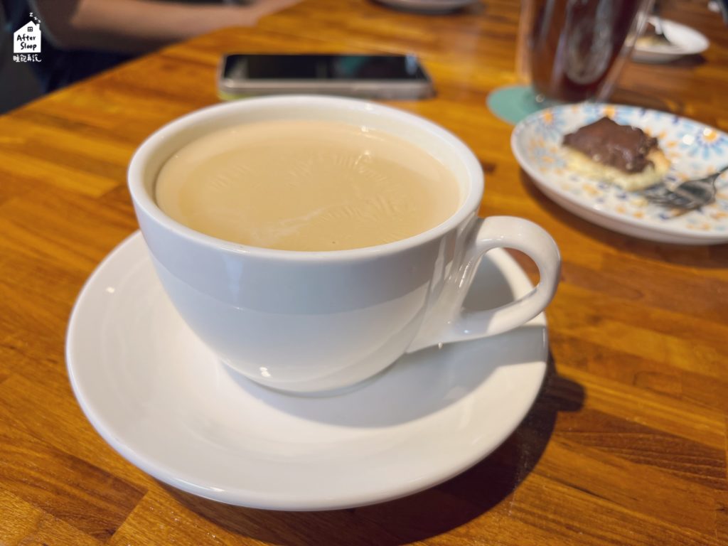 聖塔咖啡｜伯爵鮮奶茶（150元）