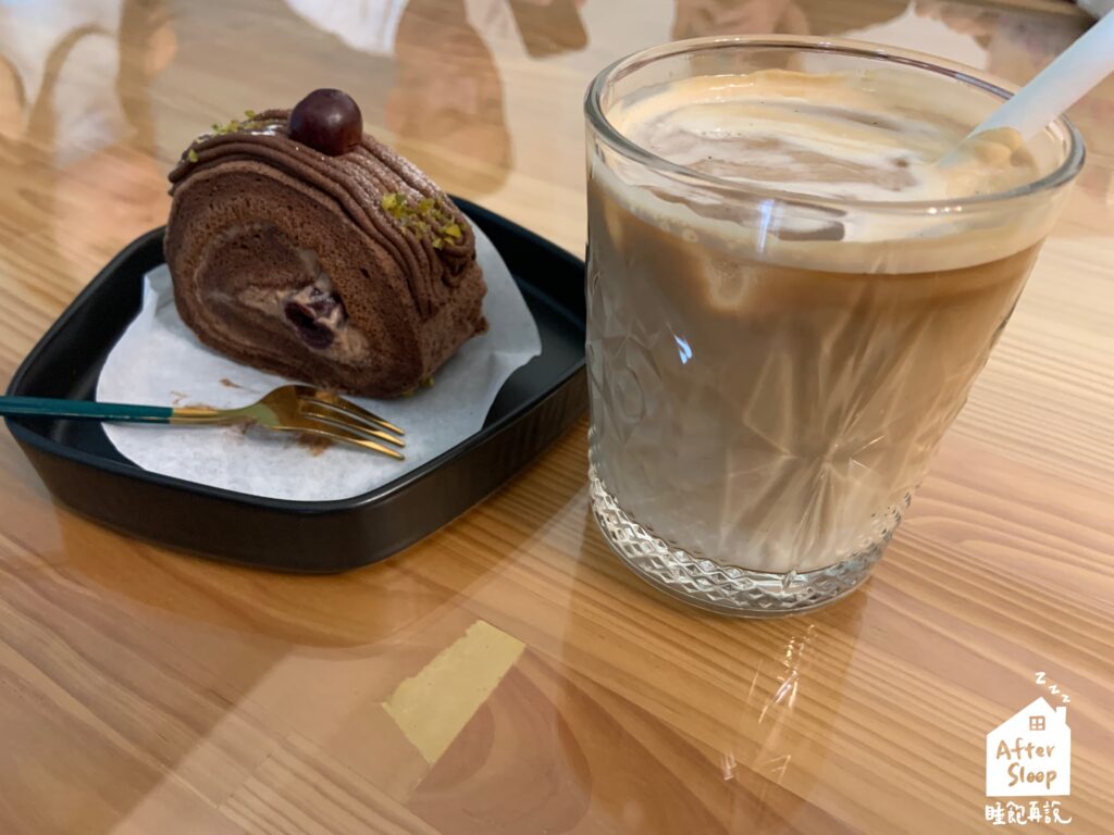 隱咖啡In Café｜冰拿鐵（130元）