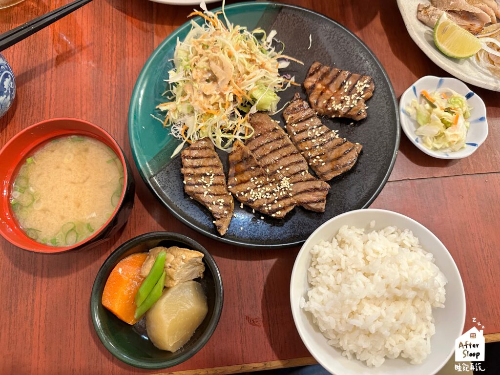 惠美壽亭｜牛焼肉定食 燒烤牛肉定食（330元）