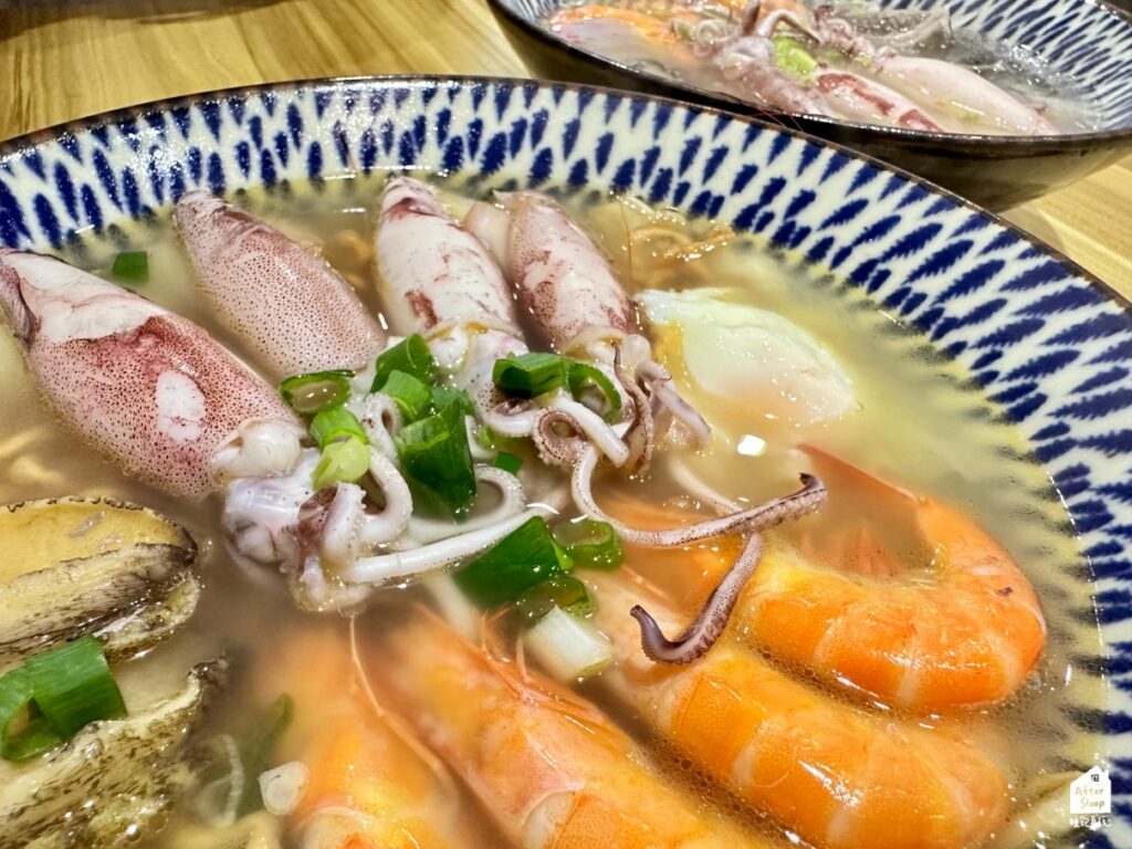 海味海鮮鍋燒海鮮粥｜綜合鍋燒意麵