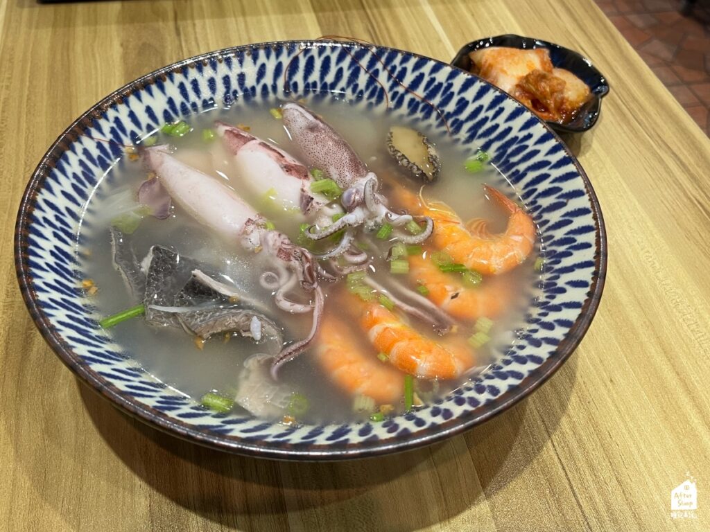 海味海鮮鍋燒海鮮粥｜海鮮粥（185元）