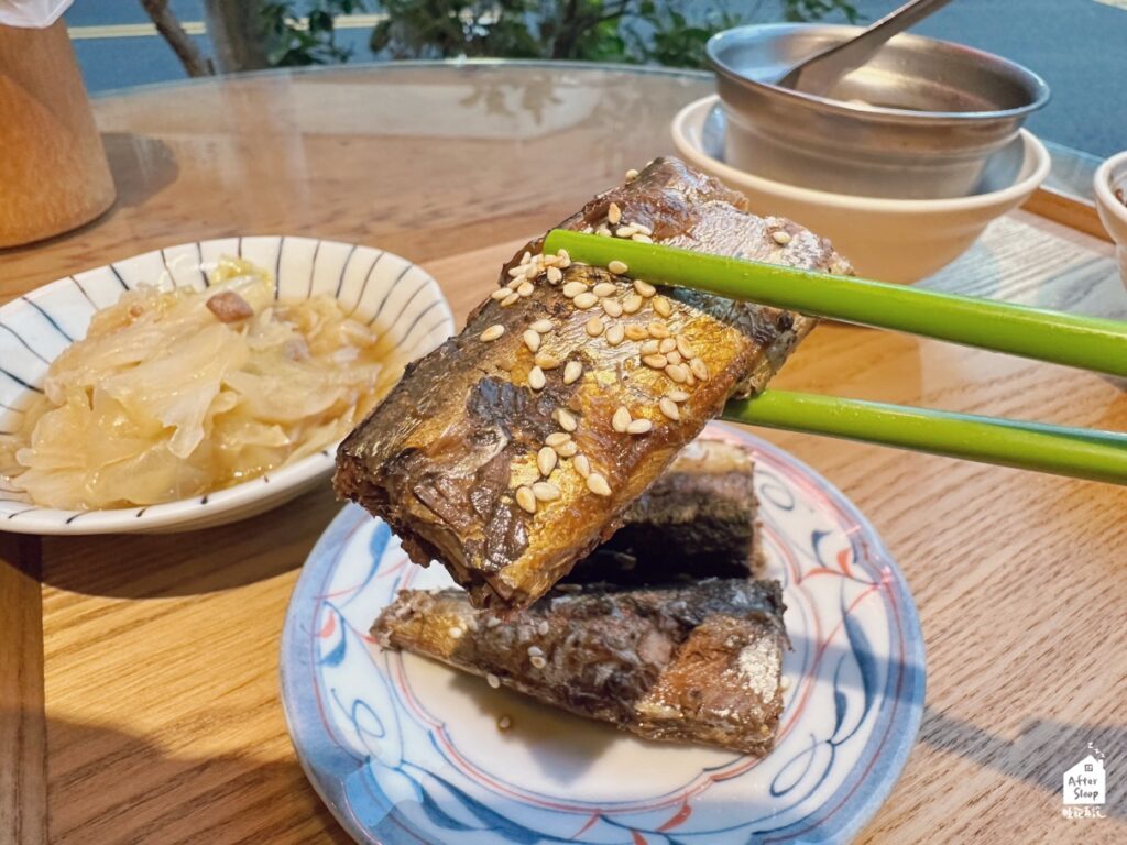 囍肉燥飯｜滷煮秋刀魚