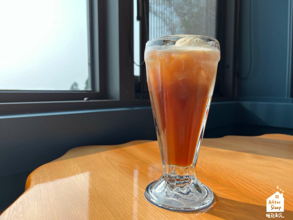 柴山1號海洋咖啡｜漂浮紅茶（200元）