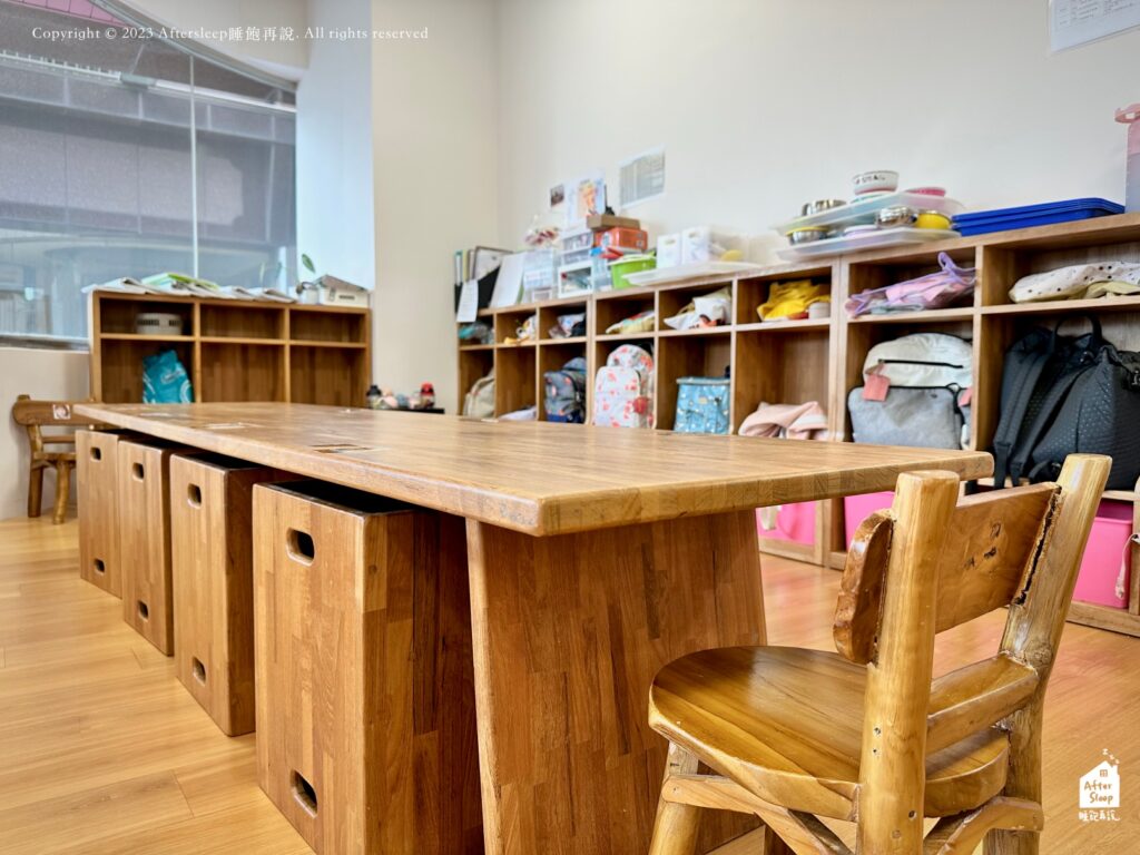葛瑞絲托嬰中心｜木製桌椅