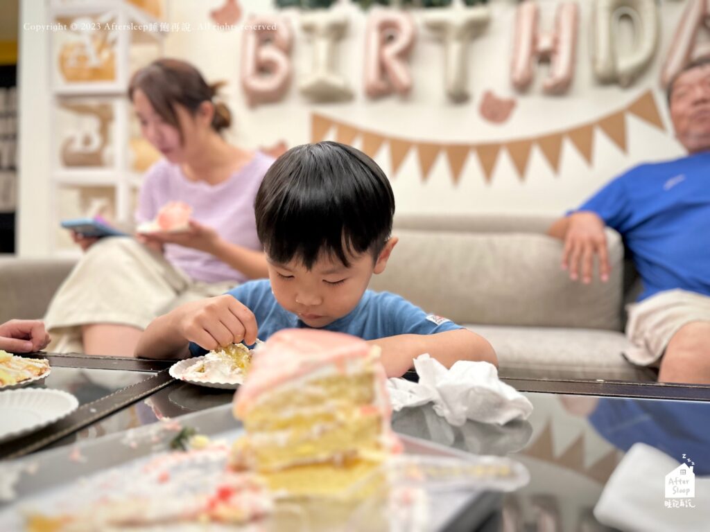 Knj Balloon Store｜吃蛋糕時間